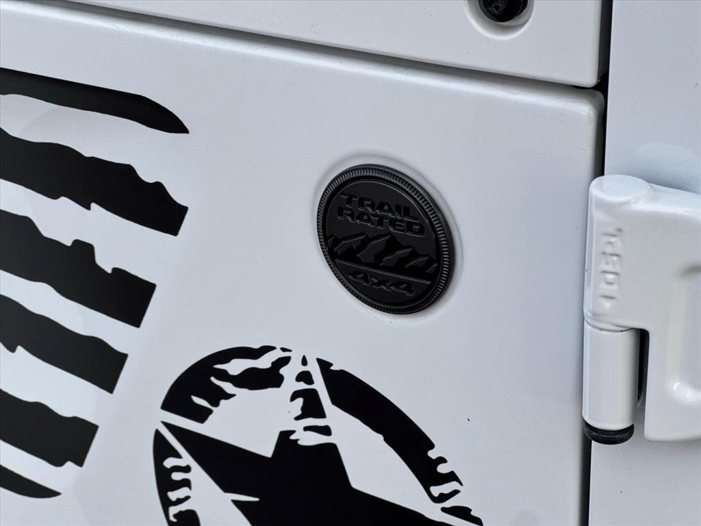 used 2022 Jeep Gladiator car, priced at $27,624