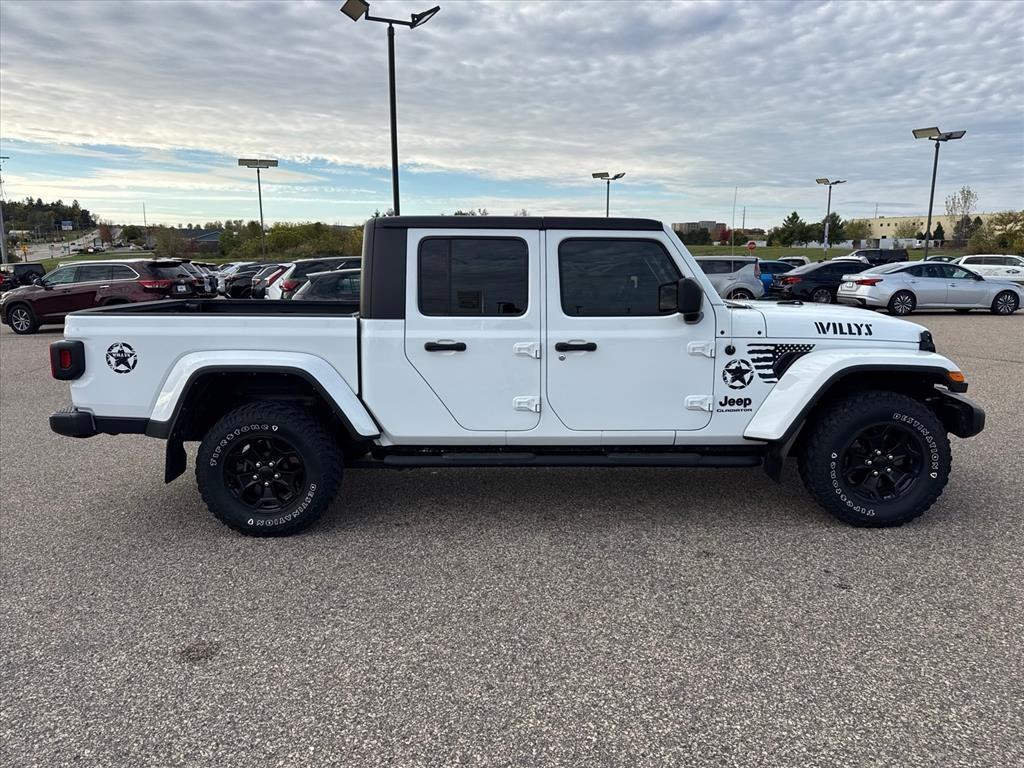 used 2022 Jeep Gladiator car, priced at $27,624