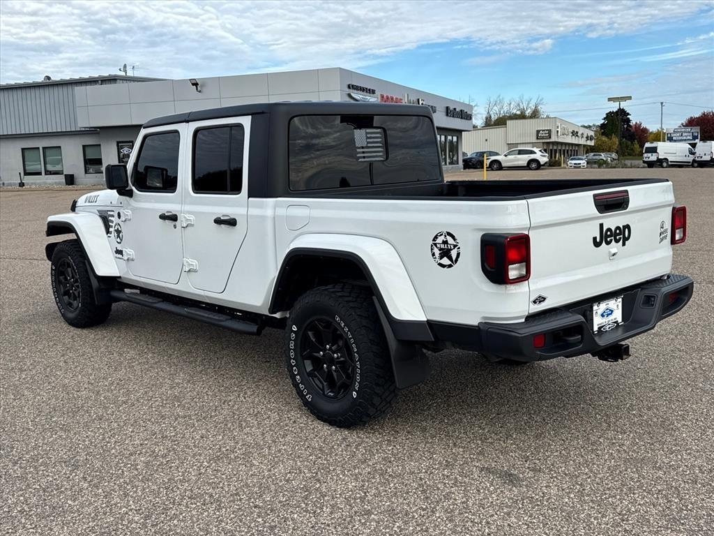used 2022 Jeep Gladiator car, priced at $27,624