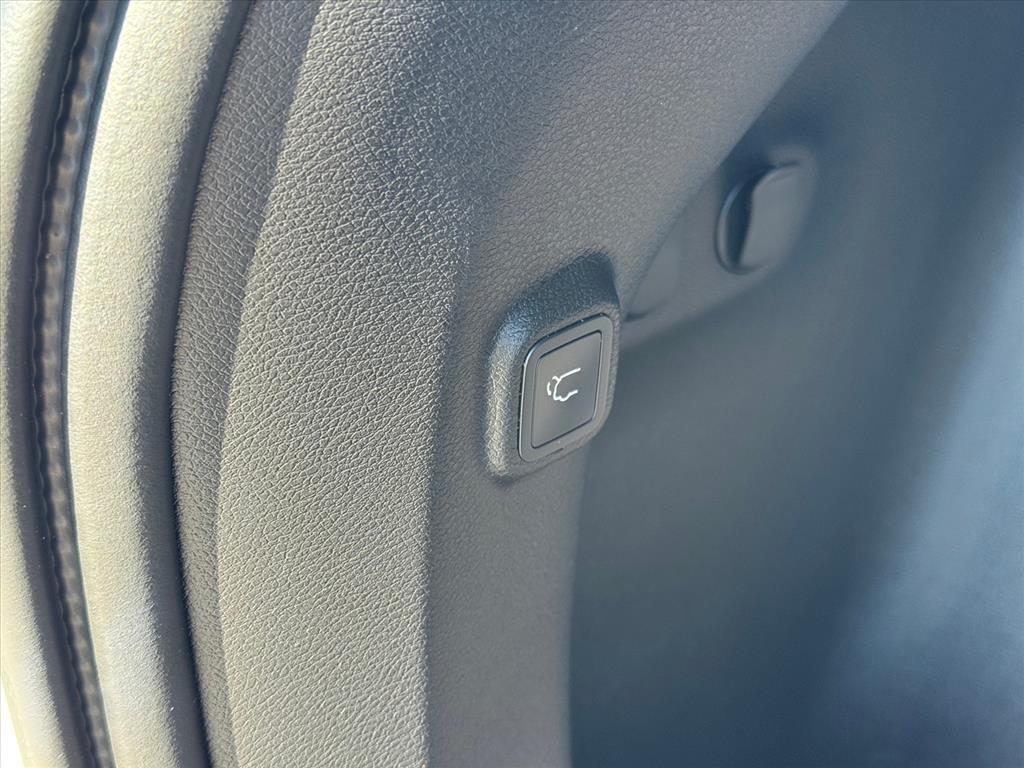 used 2022 Jeep Cherokee car, priced at $20,477