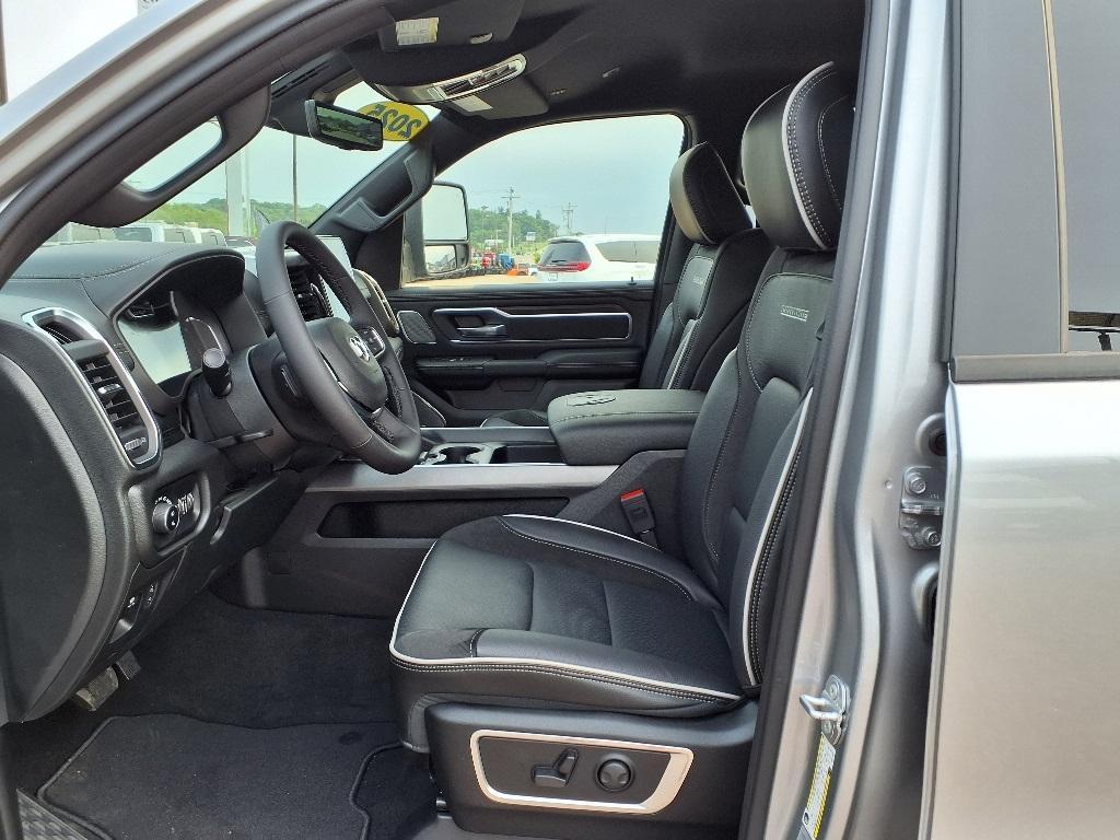 new 2025 Ram 1500 car, priced at $64,338