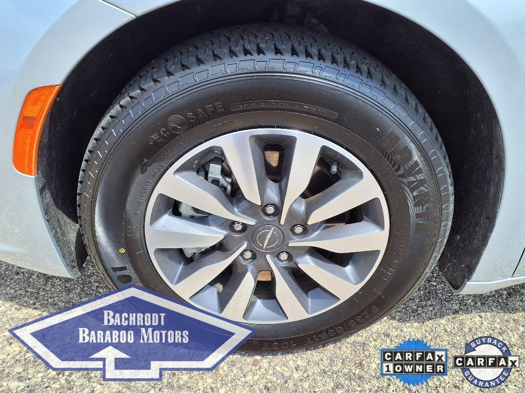 used 2023 Chrysler Pacifica Hybrid car, priced at $25,957