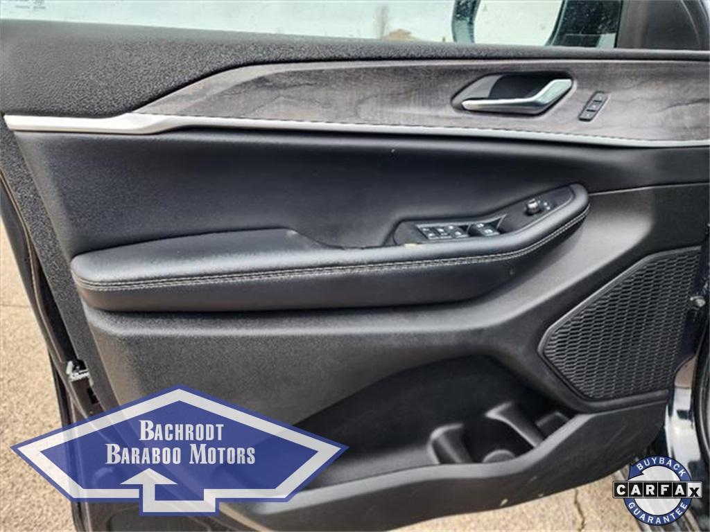 used 2023 Jeep Grand Cherokee car, priced at $31,761