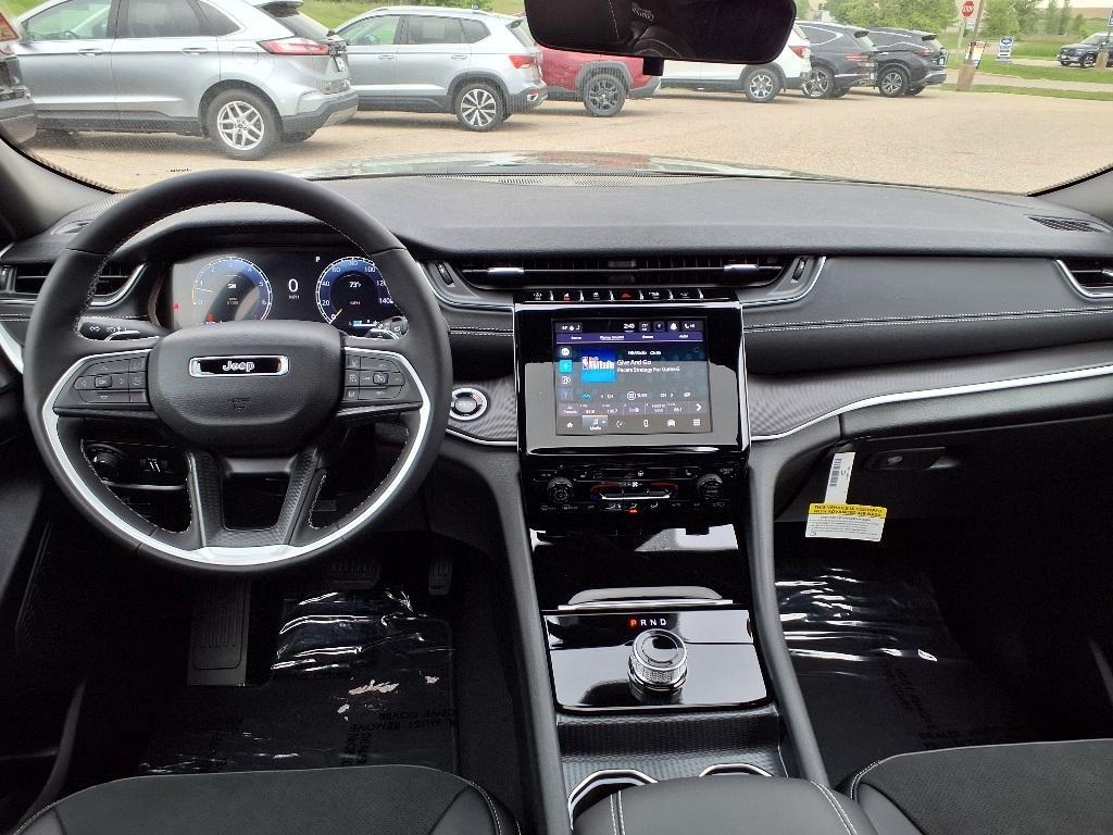 new 2025 Jeep Grand Cherokee car, priced at $44,438