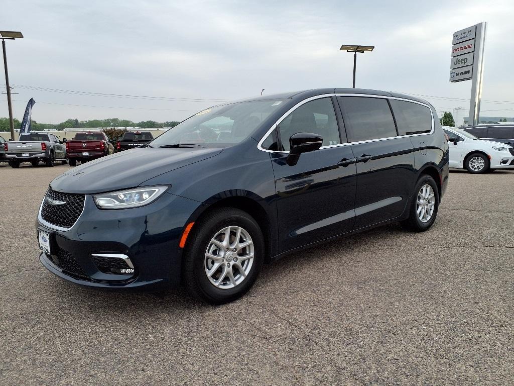 new 2025 Chrysler Pacifica car, priced at $42,479