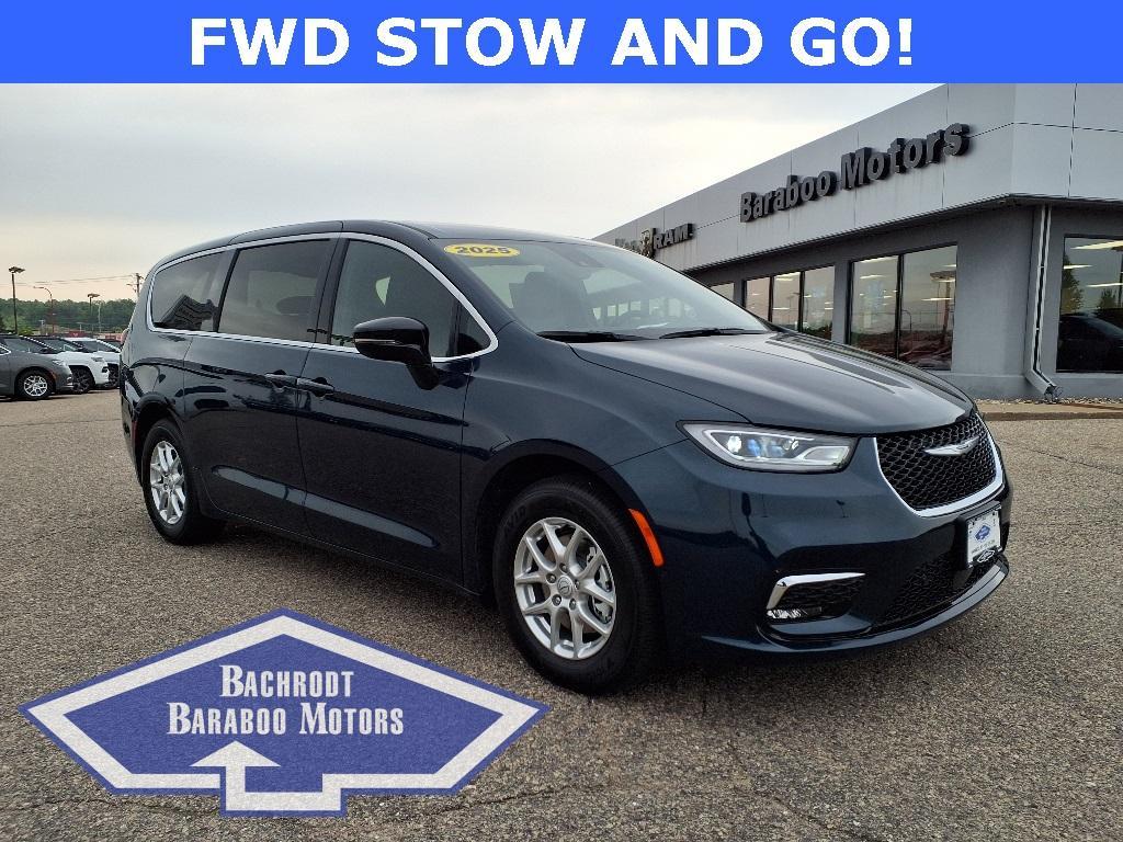 new 2025 Chrysler Pacifica car, priced at $43,018