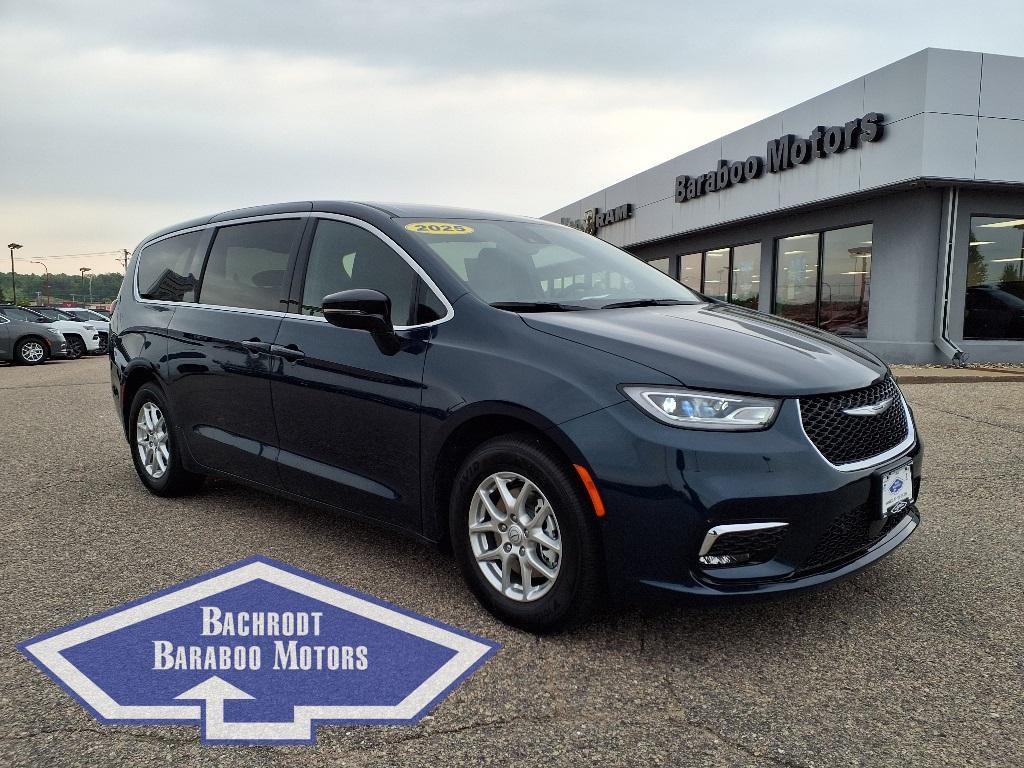 new 2025 Chrysler Pacifica car, priced at $42,479