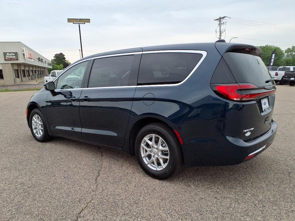 new 2025 Chrysler Pacifica car, priced at $42,479