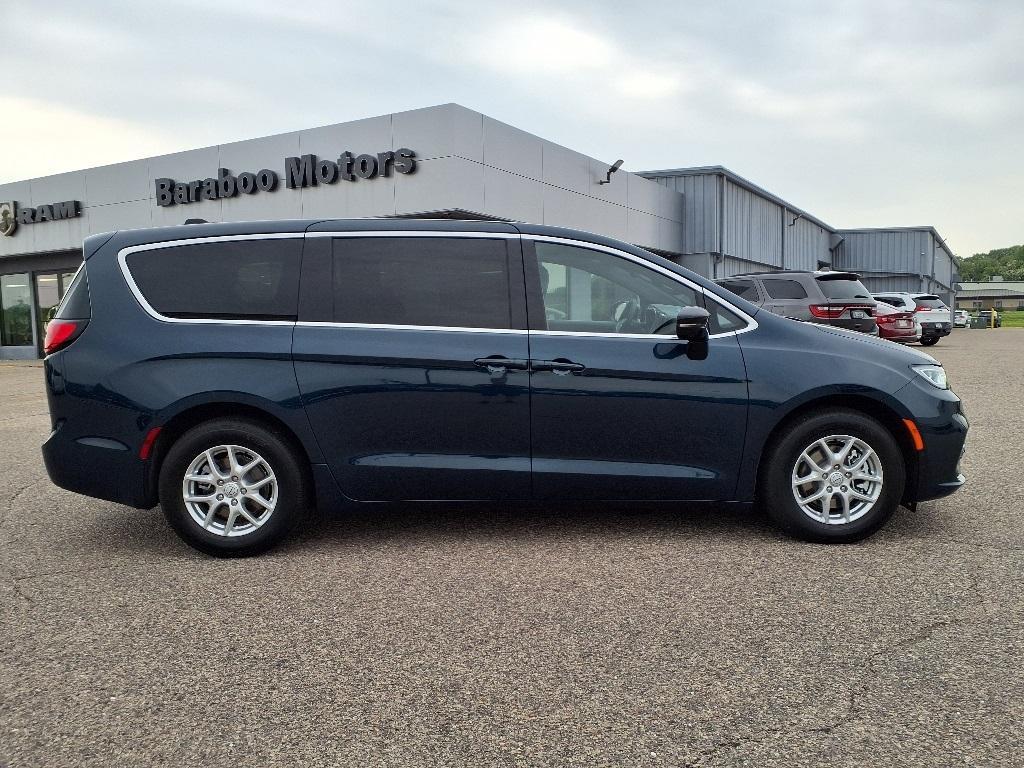 new 2025 Chrysler Pacifica car, priced at $42,479