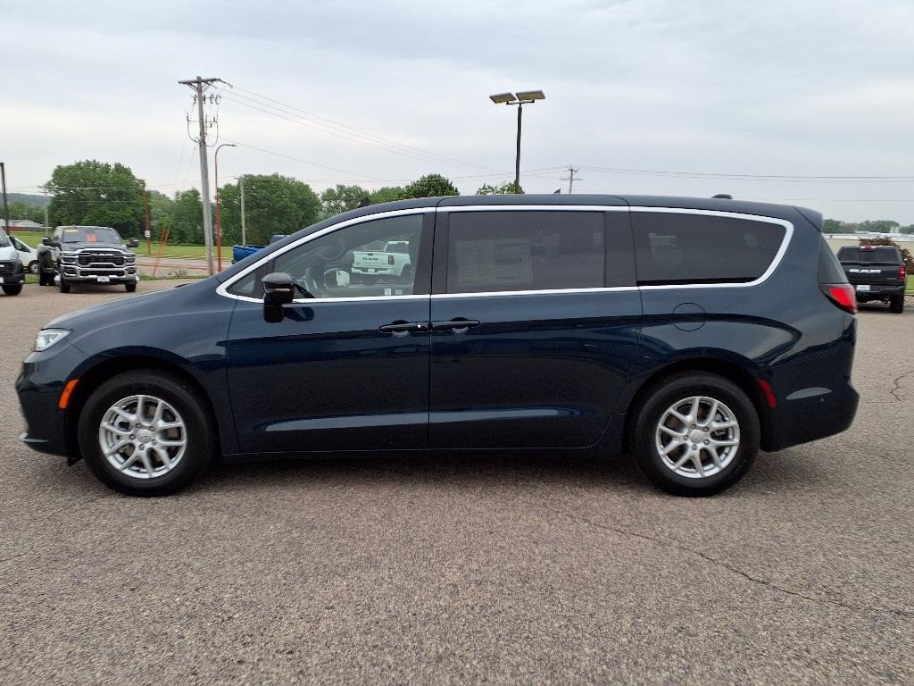 new 2025 Chrysler Pacifica car, priced at $42,479