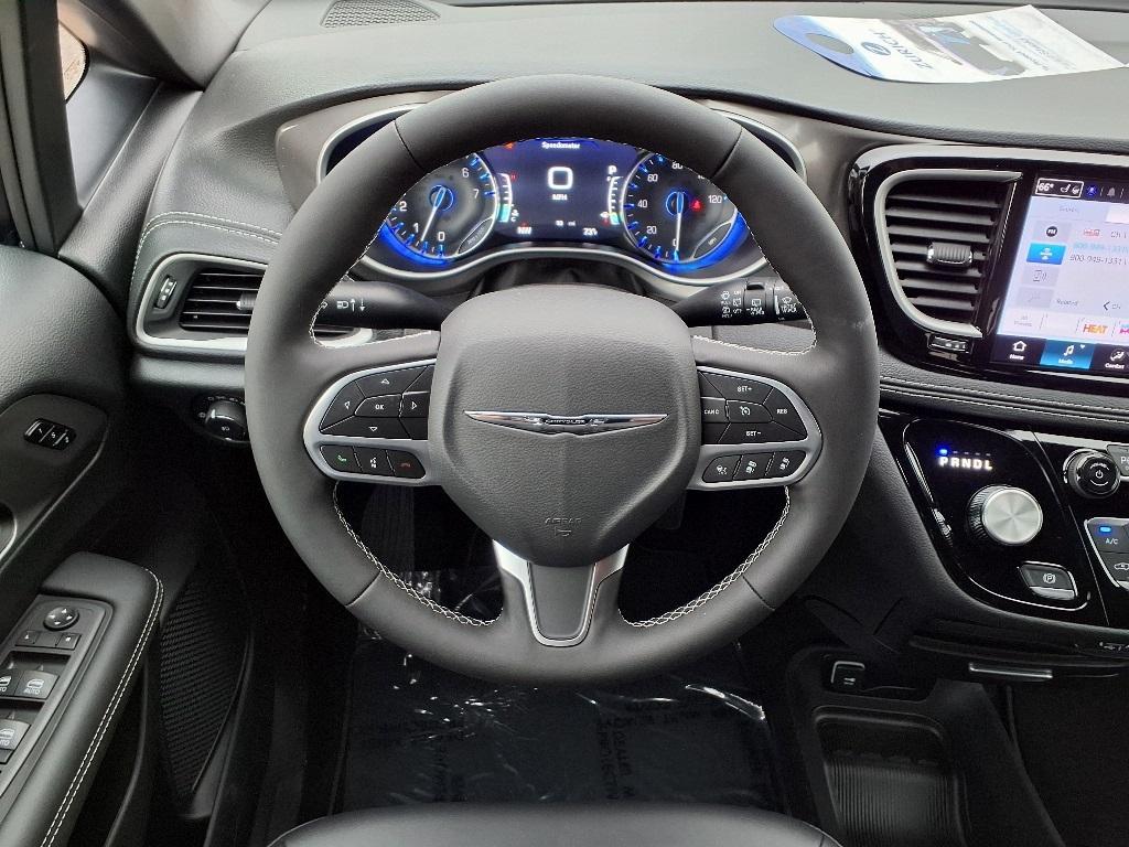 new 2025 Chrysler Pacifica car, priced at $42,479