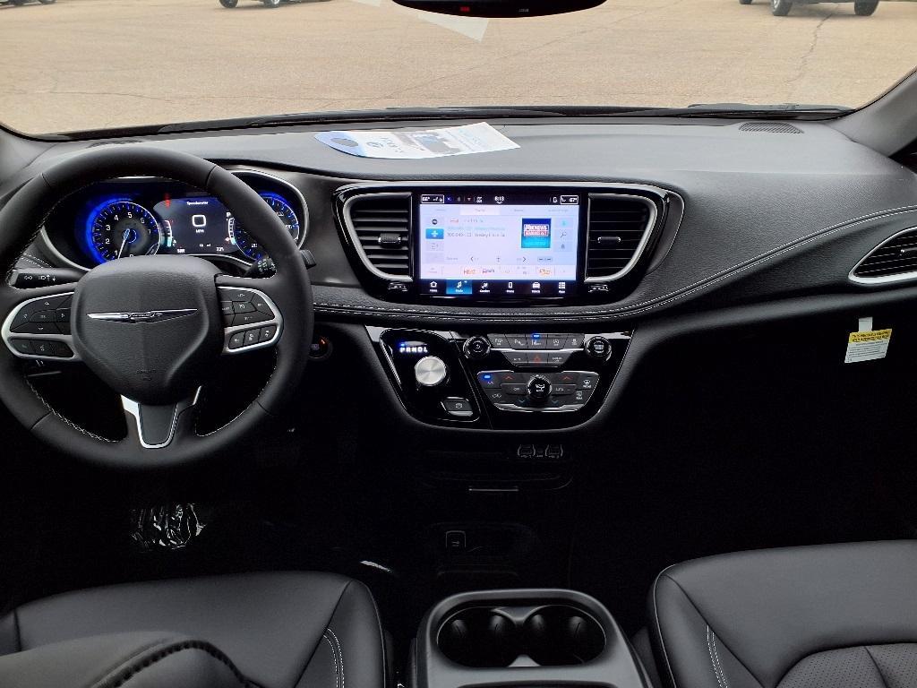 new 2025 Chrysler Pacifica car, priced at $42,479