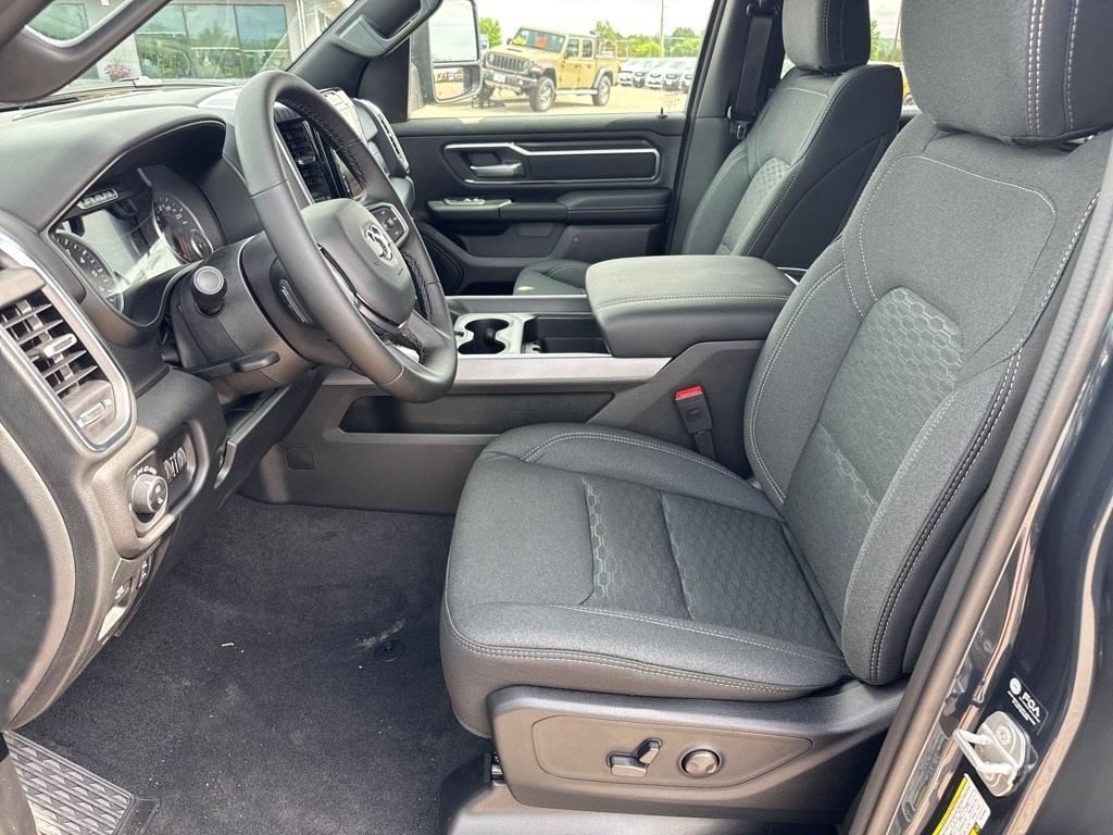 new 2025 Ram 1500 car, priced at $59,652