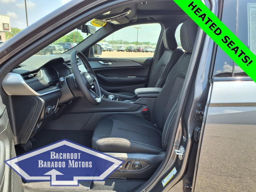 new 2025 Jeep Grand Cherokee car, priced at $41,278