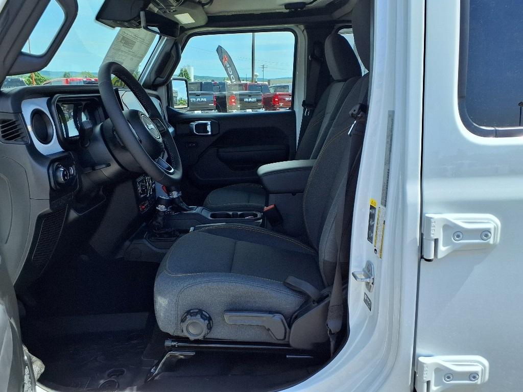new 2025 Jeep Gladiator car, priced at $52,651