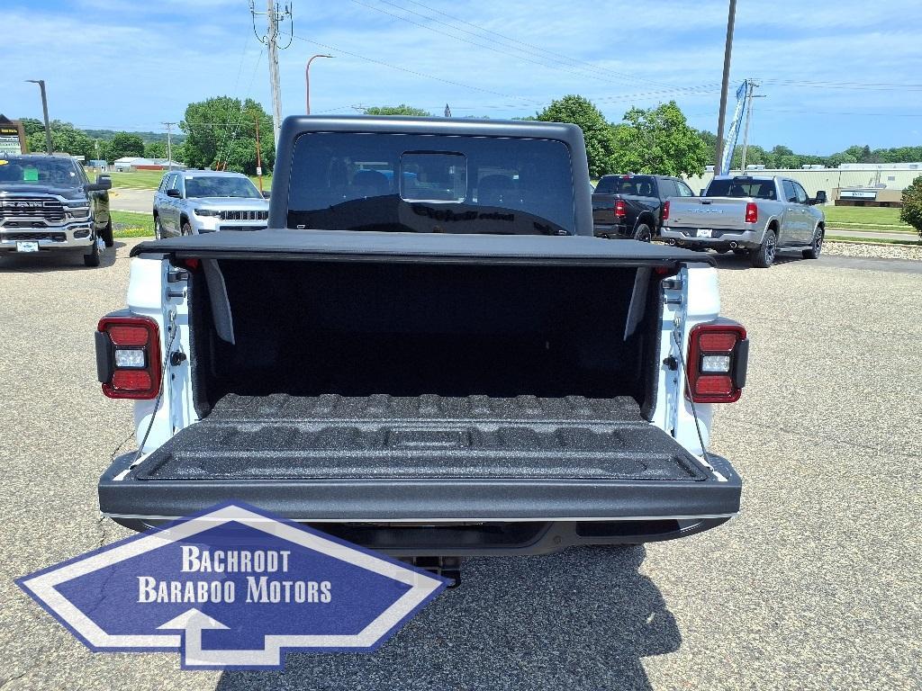 new 2025 Jeep Gladiator car, priced at $53,651