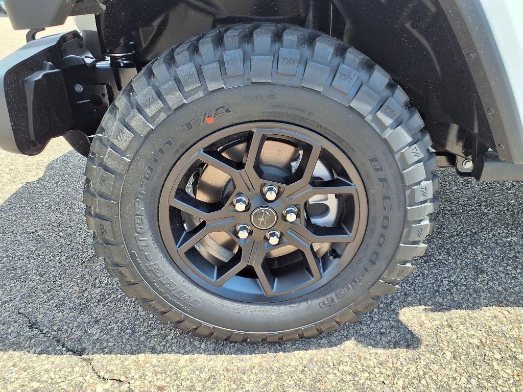 new 2025 Jeep Gladiator car, priced at $52,651