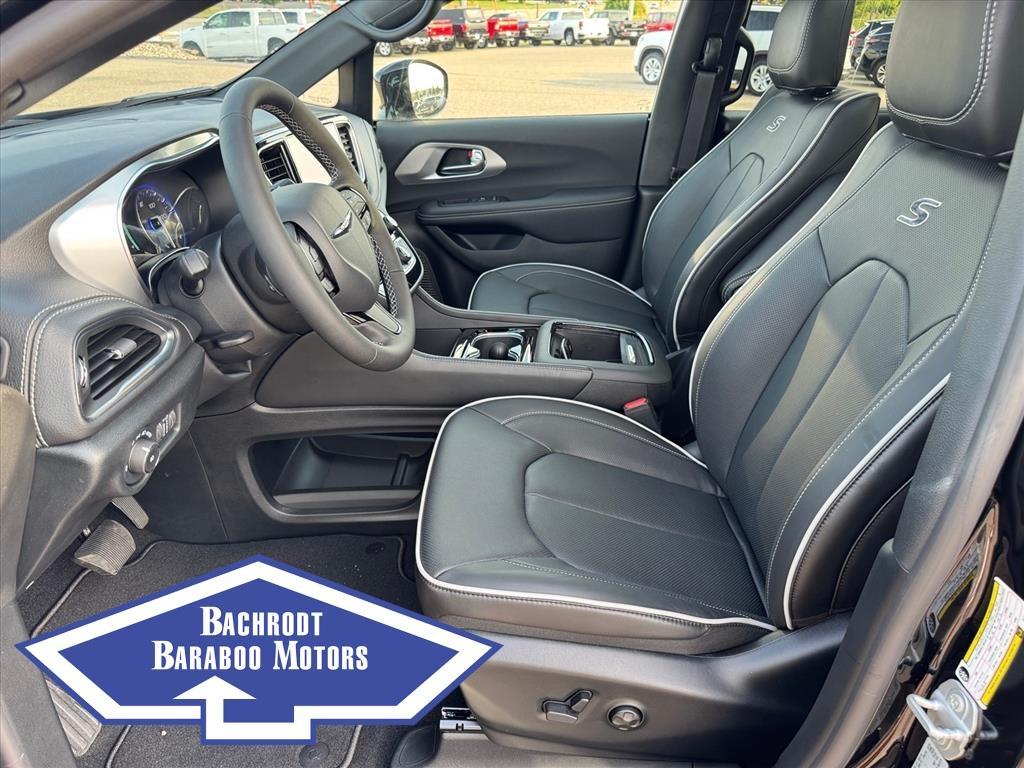new 2026 Chrysler Pacifica car, priced at $57,005
