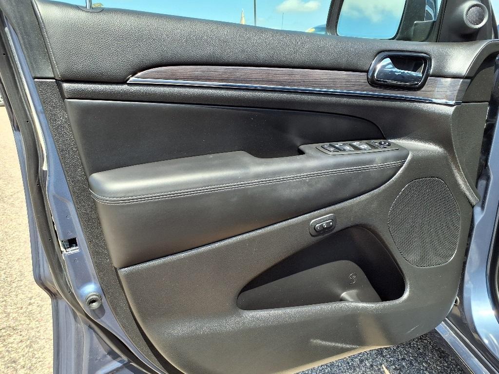 used 2021 Jeep Grand Cherokee car, priced at $31,199