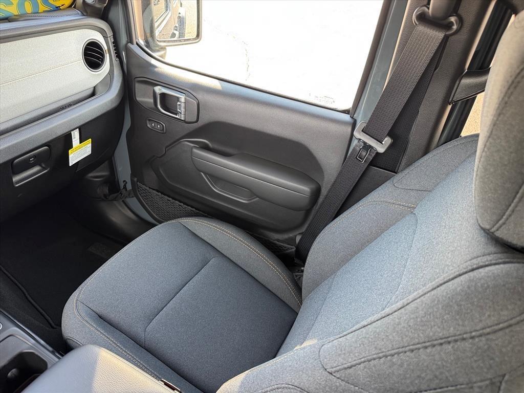 new 2025 Jeep Wrangler car, priced at $55,805