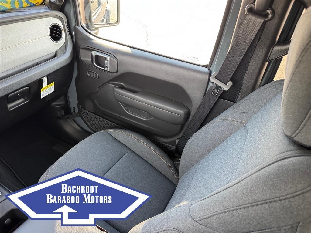 new 2025 Jeep Wrangler car, priced at $52,551