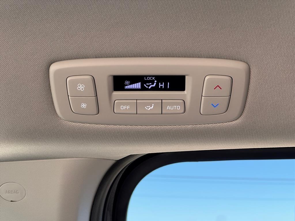 used 2025 Kia Carnival car, priced at $37,918
