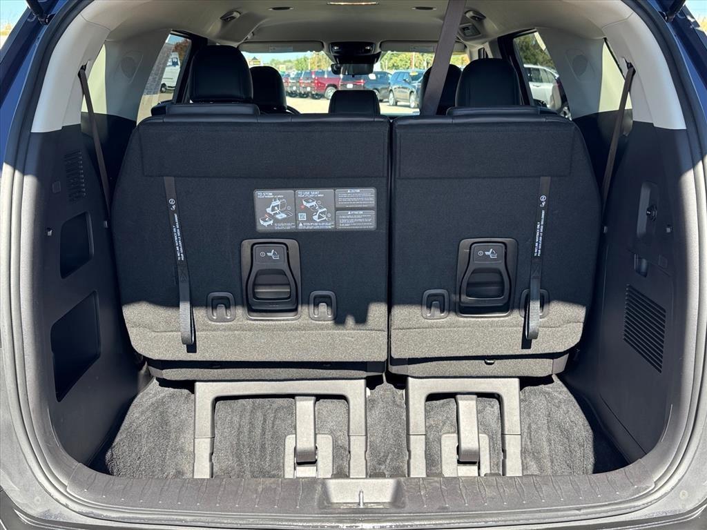 used 2025 Kia Carnival car, priced at $37,918