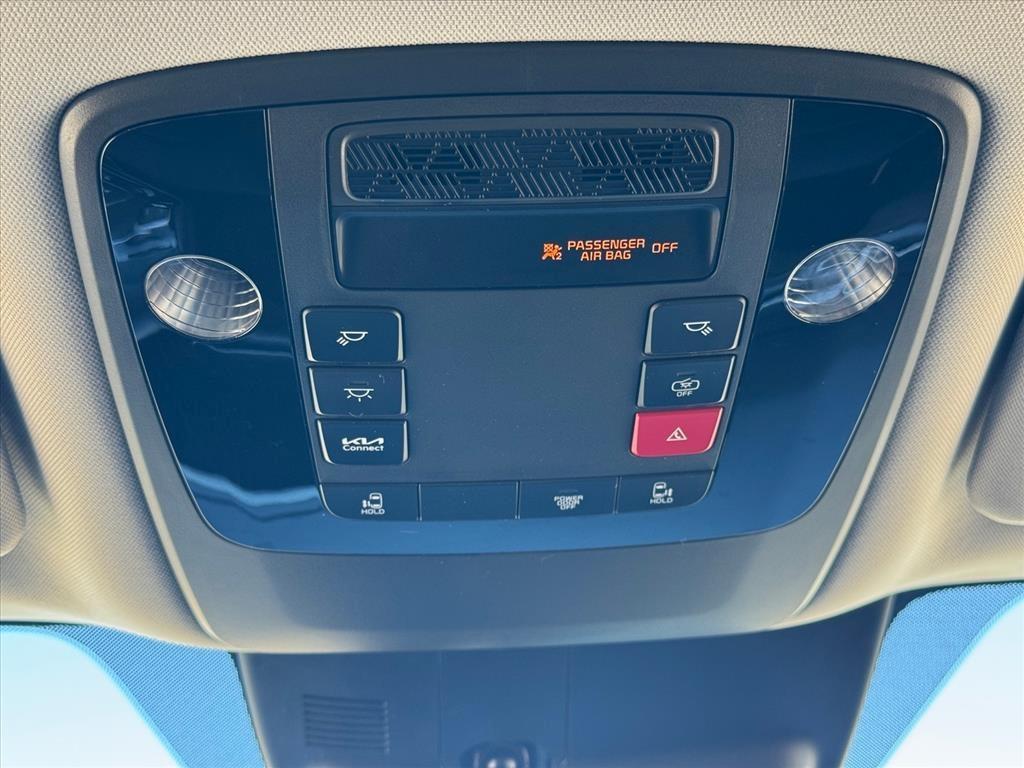 used 2025 Kia Carnival car, priced at $37,918
