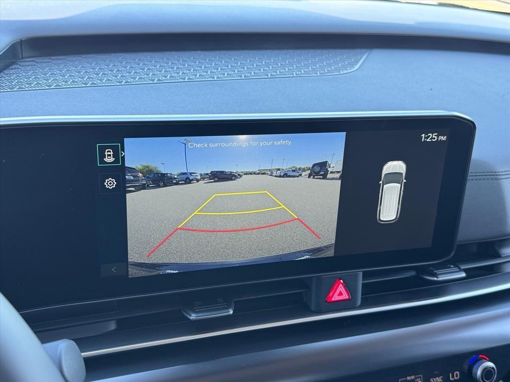 used 2025 Kia Carnival car, priced at $37,918