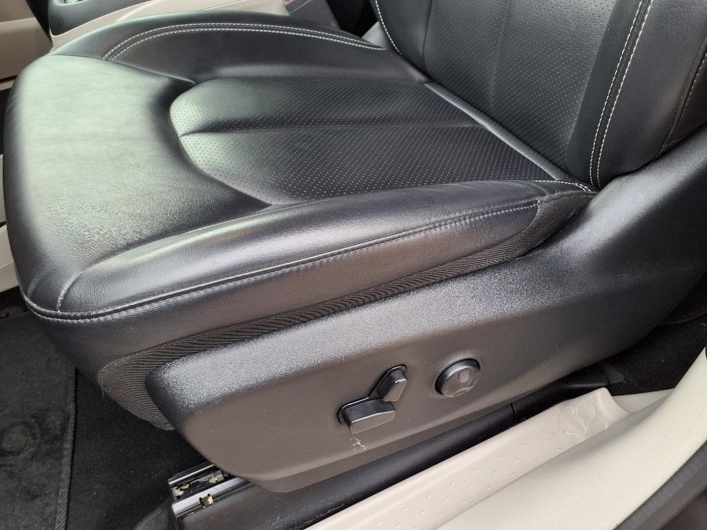 used 2023 Chrysler Pacifica Hybrid car, priced at $26,987