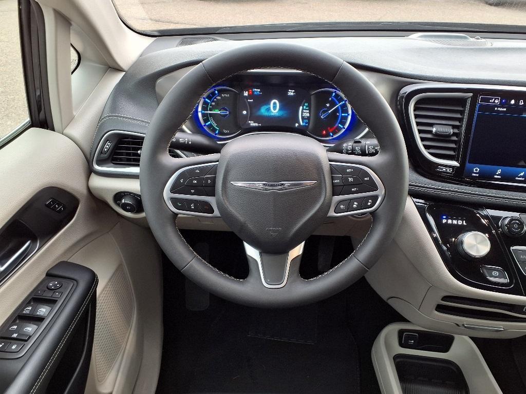 used 2023 Chrysler Pacifica Hybrid car, priced at $26,987
