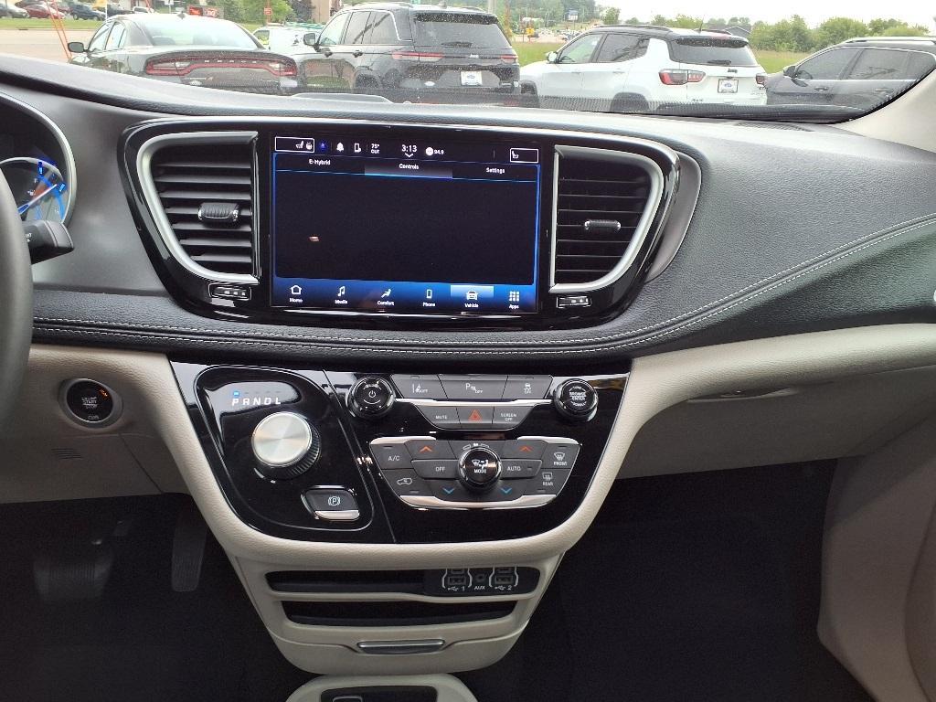 used 2023 Chrysler Pacifica Hybrid car, priced at $26,987