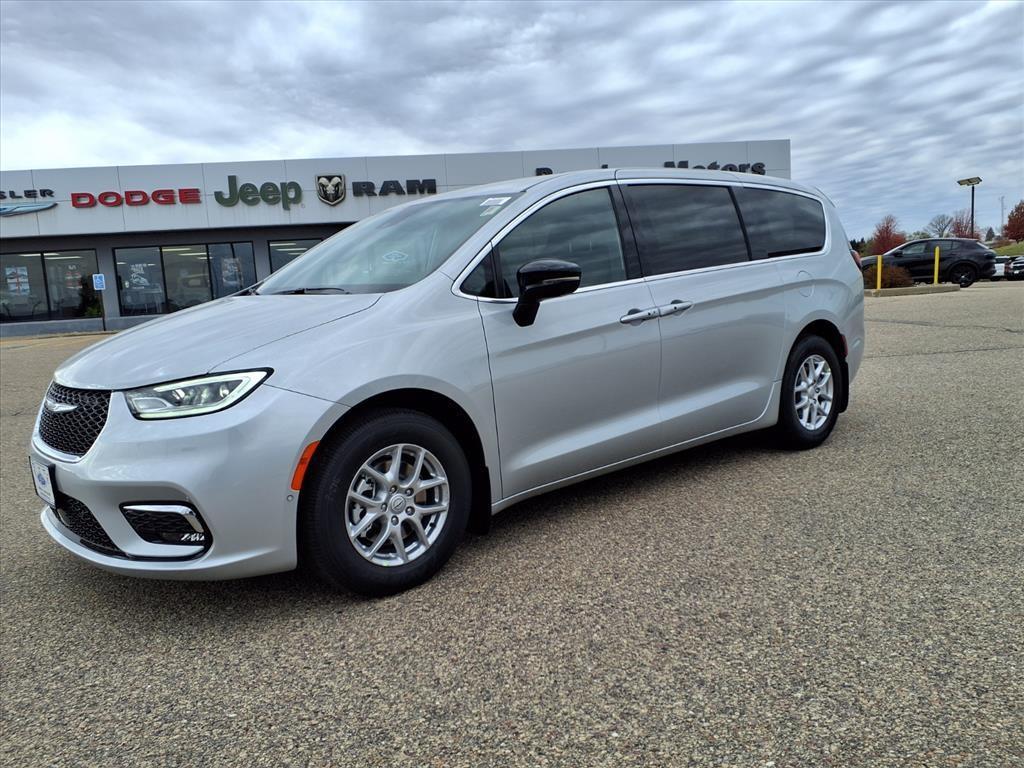new 2026 Chrysler Pacifica car, priced at $47,285