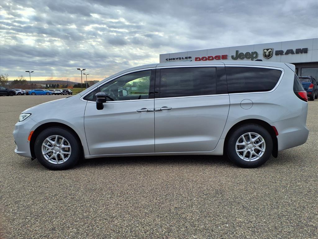 new 2026 Chrysler Pacifica car, priced at $47,285