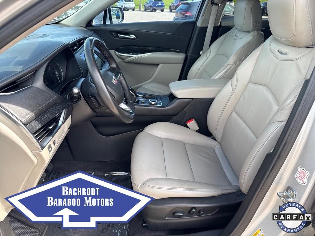 used 2022 Cadillac XT4 car, priced at $22,049