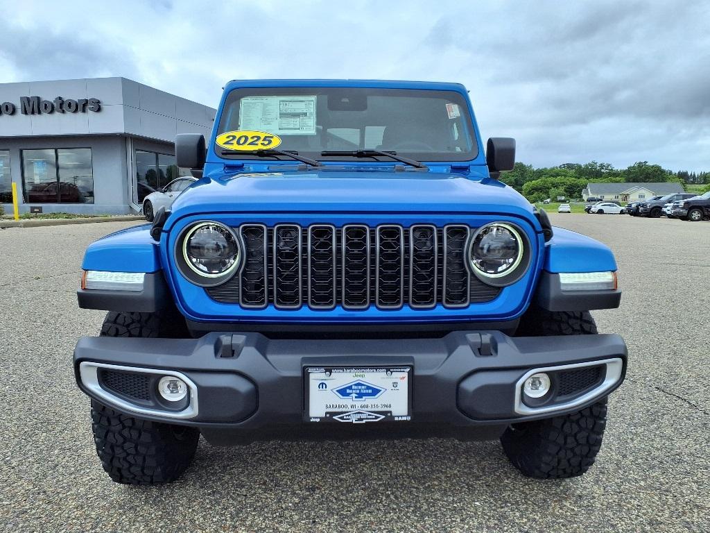 new 2025 Jeep Gladiator car, priced at $55,215