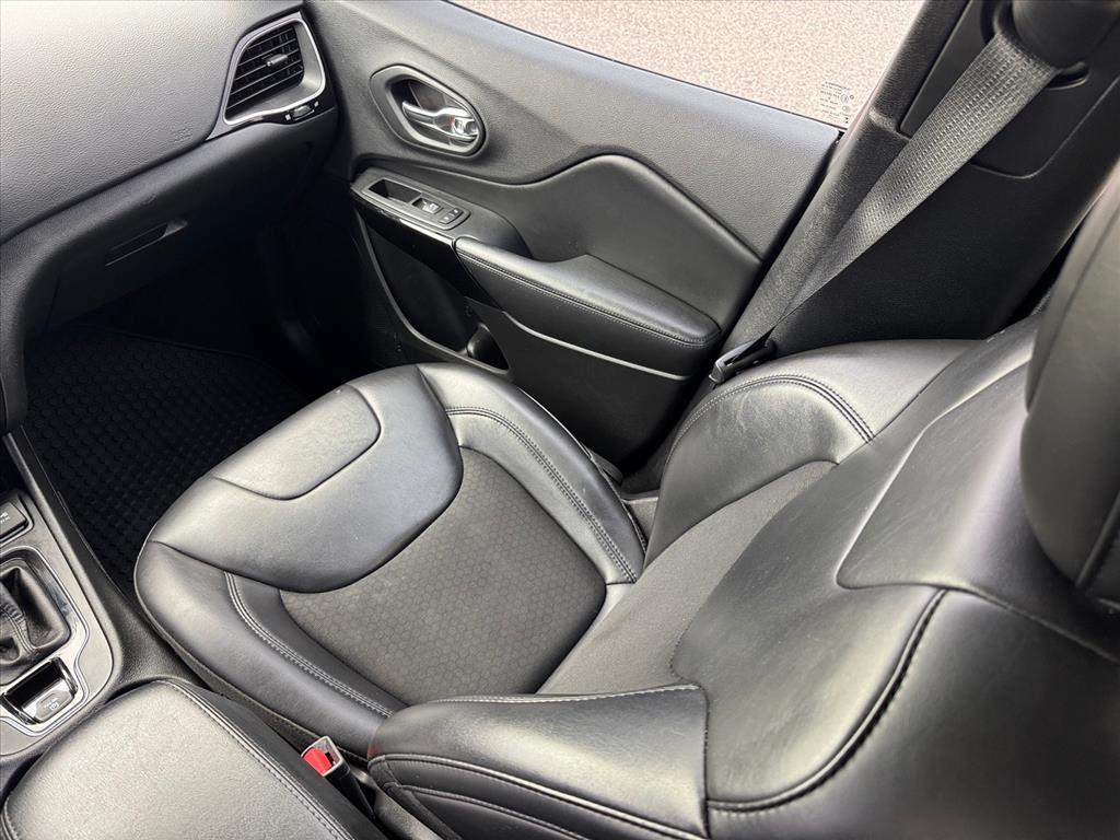 used 2019 Jeep Cherokee car, priced at $17,153