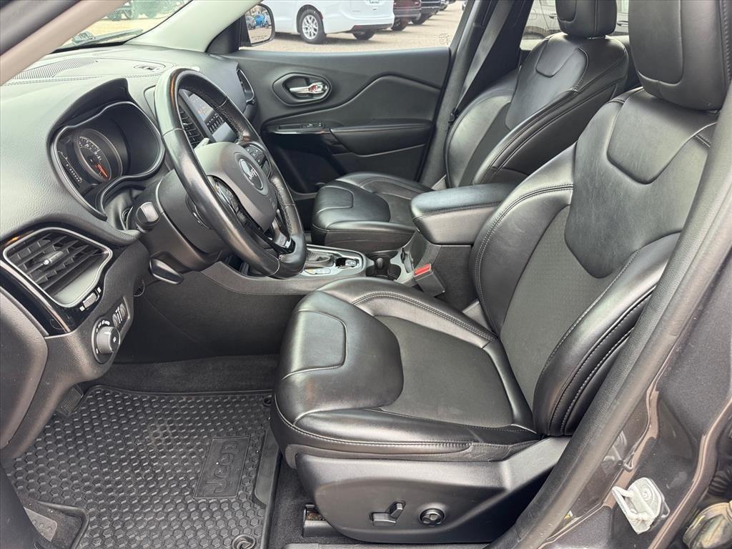 used 2019 Jeep Cherokee car, priced at $17,153