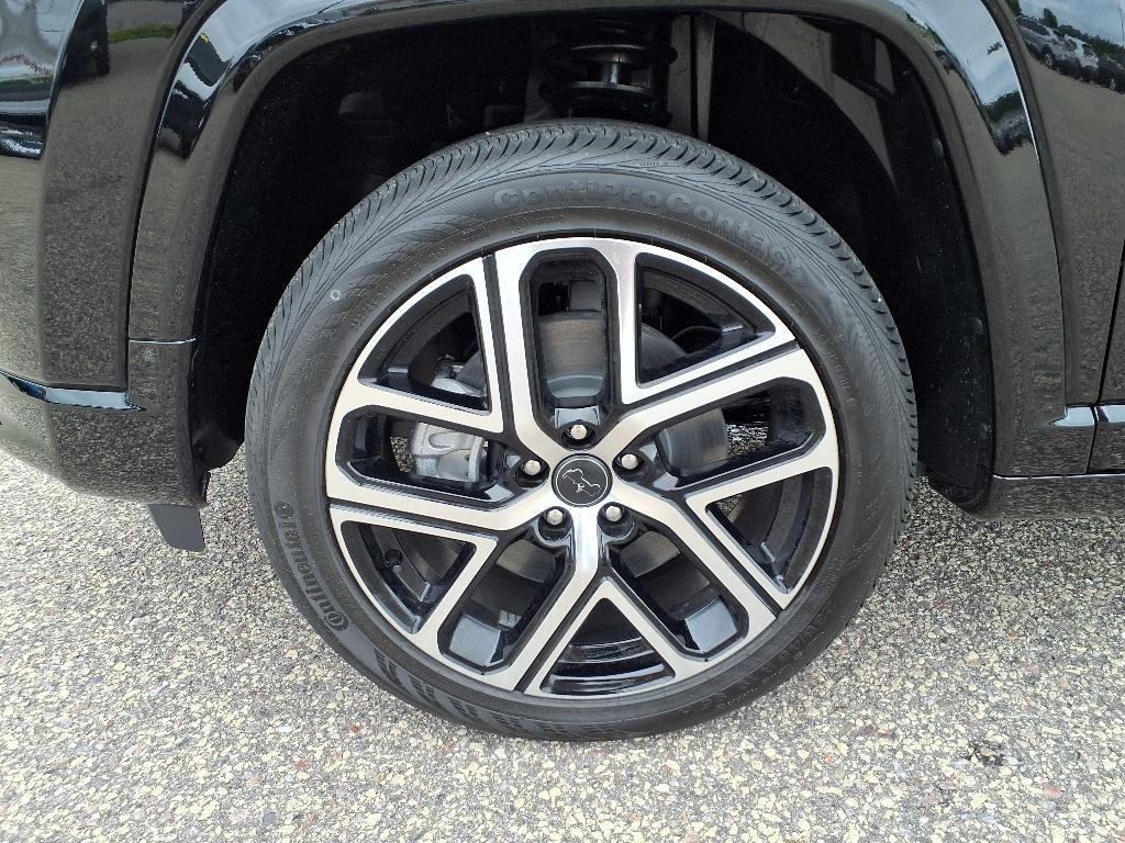 new 2025 Jeep Compass car, priced at $41,576