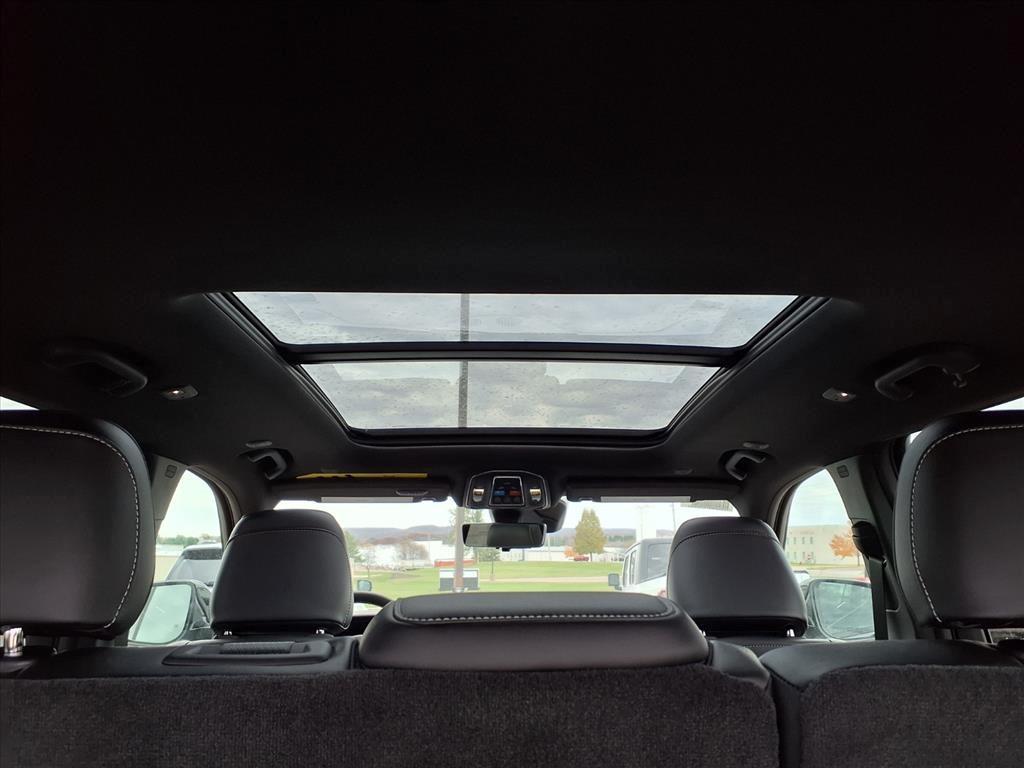 new 2025 Jeep Grand Cherokee car, priced at $55,555