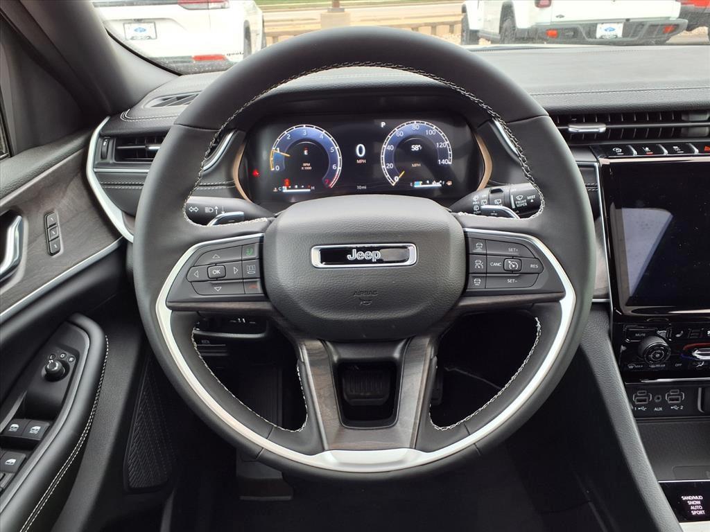 new 2025 Jeep Grand Cherokee car, priced at $55,555