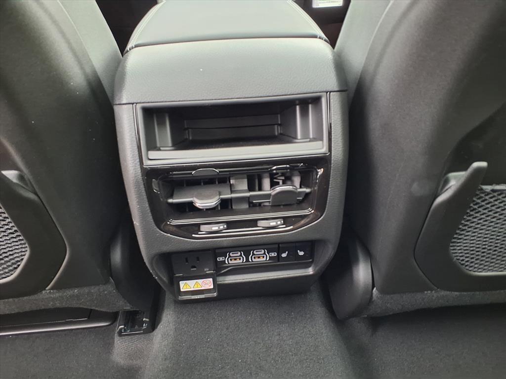 new 2025 Jeep Grand Cherokee car, priced at $55,555