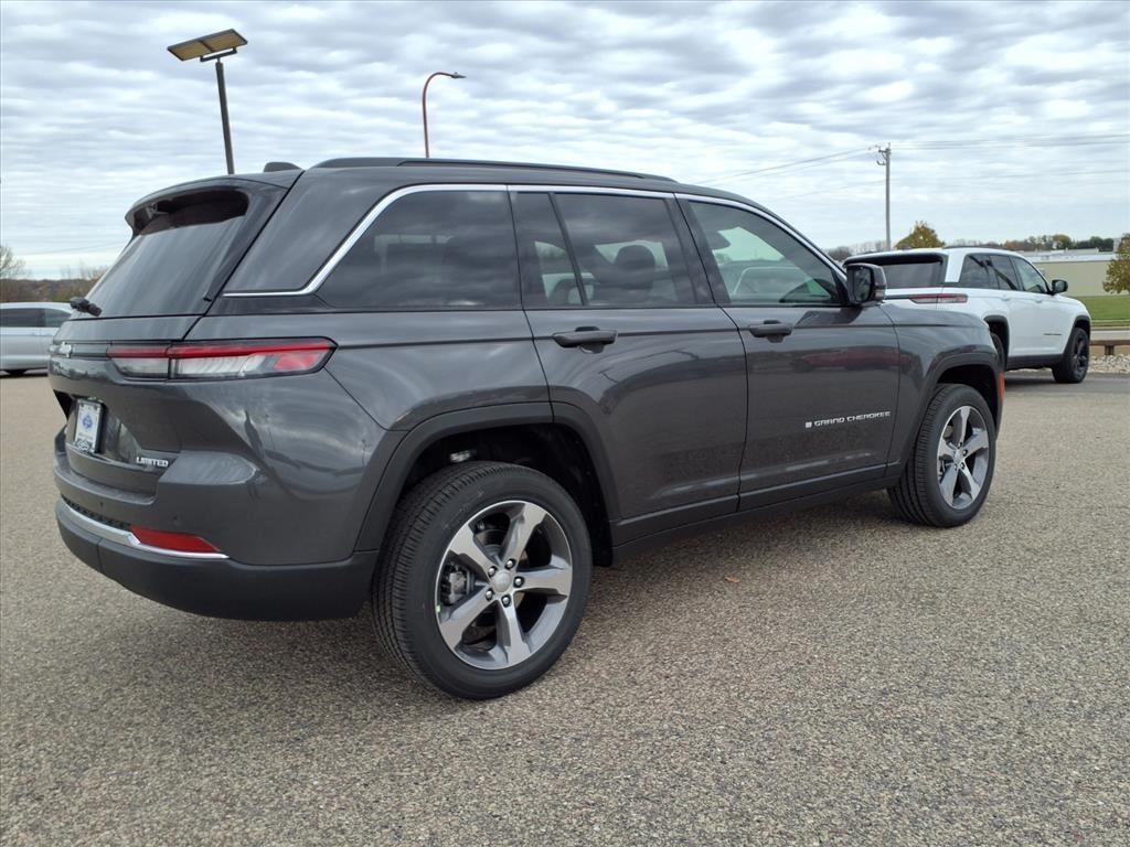 new 2025 Jeep Grand Cherokee car, priced at $55,555
