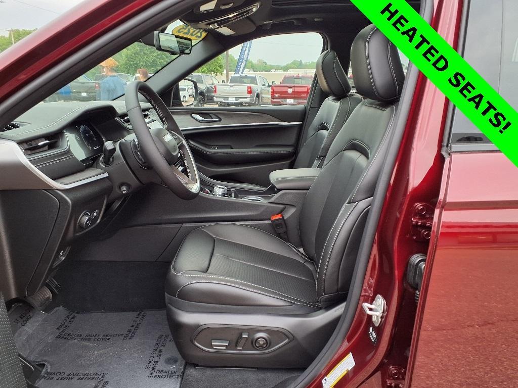 new 2025 Jeep Grand Cherokee car, priced at $54,646