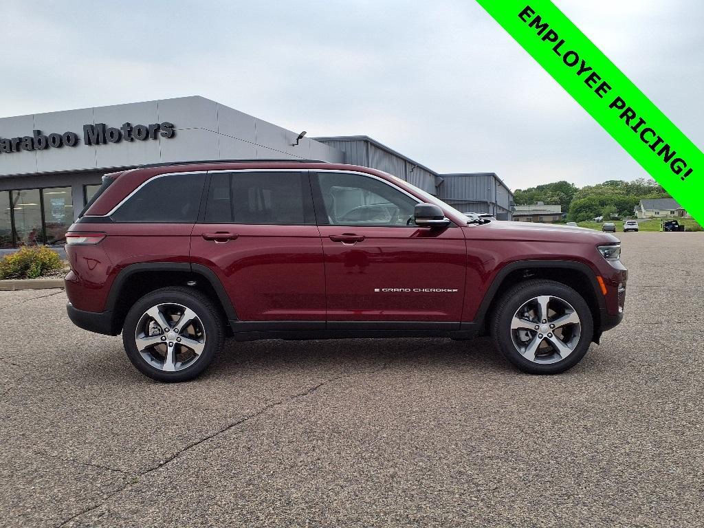 new 2025 Jeep Grand Cherokee car, priced at $54,646