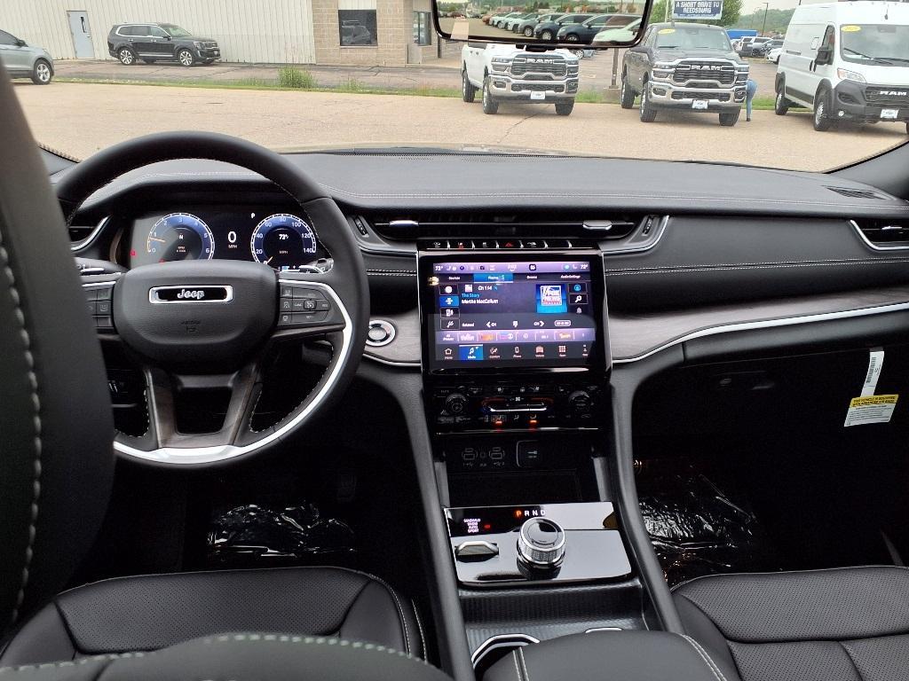 new 2025 Jeep Grand Cherokee car, priced at $54,646
