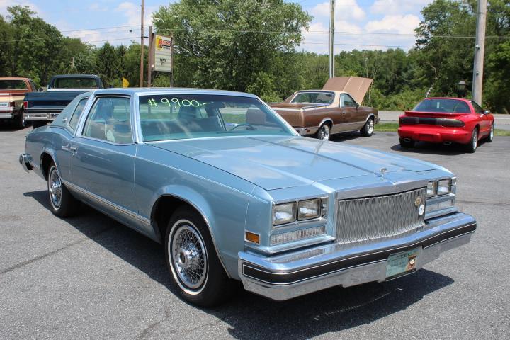 used 1977 Buick Riviera car, priced at $9,900