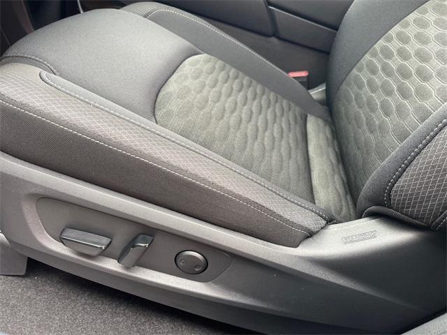 new 2025 Nissan Pathfinder car, priced at $38,922