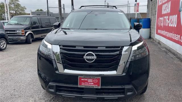 new 2025 Nissan Pathfinder car, priced at $38,922