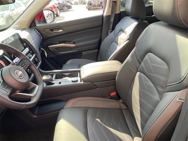 new 2025 Nissan Pathfinder car, priced at $49,521
